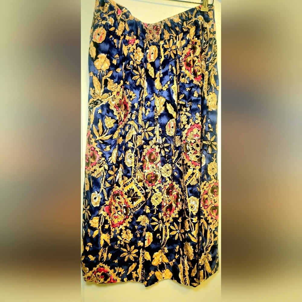 Vintage Elegant Floral Patterned Skirt - Picture 5 of 5